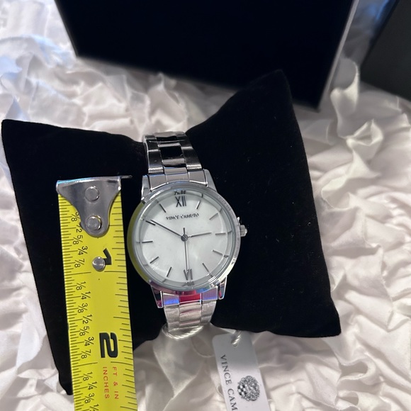 VINCE CAMUTO • Women Chain Link Watch • Silver • - Picture 4 of 7